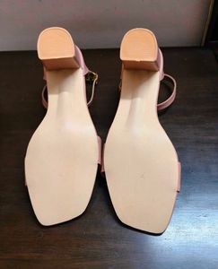 Women Pink Block Heel Strappy Buckle Sandali