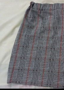 Check Print Grey Straight Stretchable Short Skirt