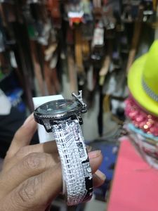 Women Watch / Girls Watch