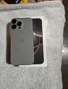 I phone 16 pro max natural titanium 1tb