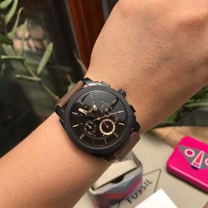 FOSSIL LEATHER STRAP WATCH
