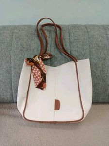 Casual Women’s Shoulder Bag in Faux Leather