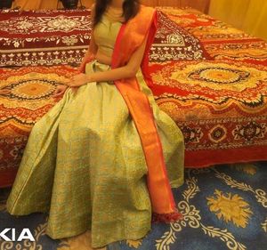 Crop Top Skirt With Dupaata