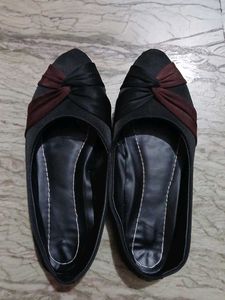 Elegant Black Ballet Flats