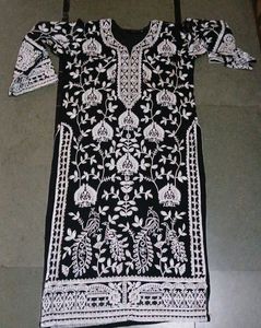 Elegant Black Embroidered Kurta
