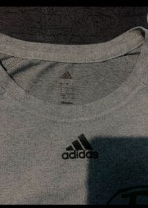 Adidas T-shirt