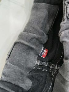 Selling A Used Stretchable Jeans