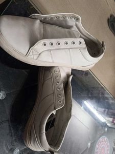 Roadster Leather Sneakers