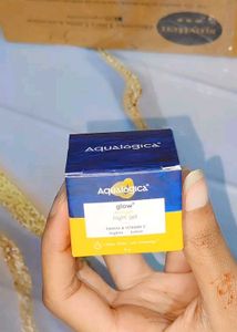 combo of face wash + night gel + underarms roll-on