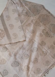 Classic Looking Beige Colour Saree🌟