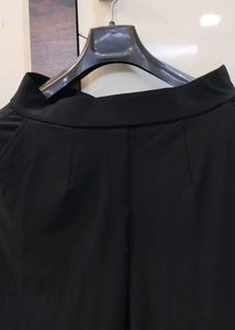 Awesome black office n active wear pant very comfo