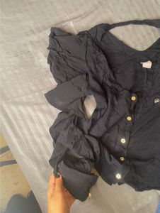 denim shorts+ black cutout shirt