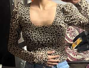 Body Fitted Leopard Print Deep Neck Top🤎🐆