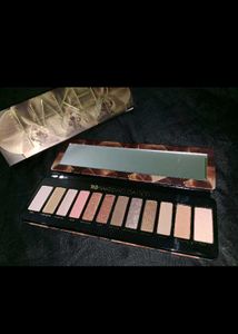 Urban Decay Naked Eyeshadow Palette