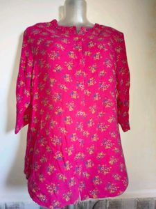 🎁Buy 1, Get 1 Free🎁Size M/ L Floral Pink Top
