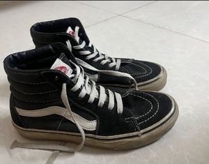 Vans SK8-Hi Black/White - Classic Style!
