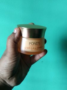 Pond&#39;s Bright Beauty Gel