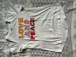 White &amp; Off-white Tshirt