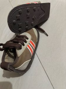 Baby shoes, size 18