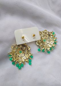 PASTEL GREEN KUNDAN &amp; PEARLS DANGLER 🎀