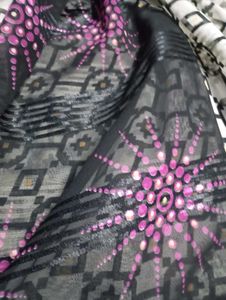 white And Black Off Saree Model Without Blouse