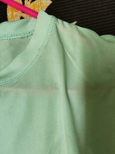 Solid round neck women tshirt