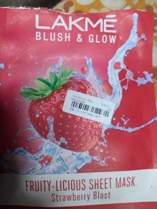 Lakme Strawberry Sheet Mask