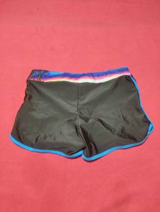 Girl&#39; Short Size L