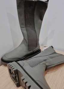 ZARA LIMITED EDITION BOOTS