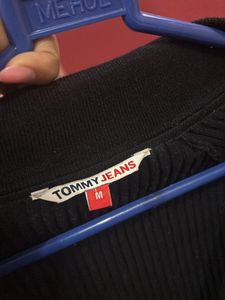 Tommy Jeans Full Sleeve Black Crop Top