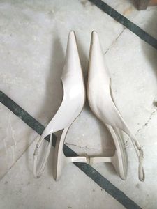 Latest women fashion heel sandal color cream  beli