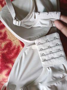 Comfortable Seamless padded wireless White Bra