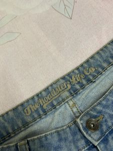 Ripped Boyfriend Jeans