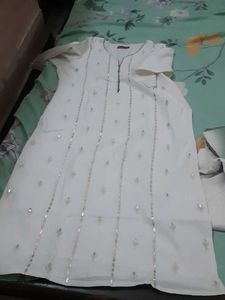 Elegant White &amp; Silver Accented Salwar Kameez Suit