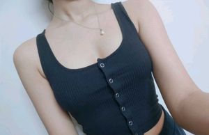 Black Ribbed Tank Top With Buttons 🎀