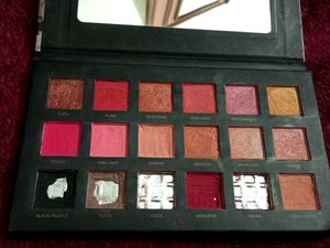 HUDA GIRL Rose Gold   and nude palette du