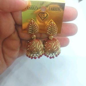 Brand New Earring With Freeup Pod Courier Bags