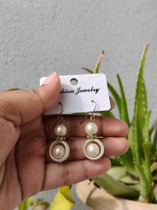 Elegant Pearl Drop Earrings🦪