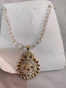 Elegant Crystal Necklace