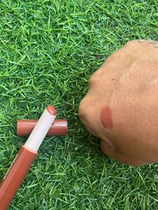 Mars Click Stix Gloss Lip Balm