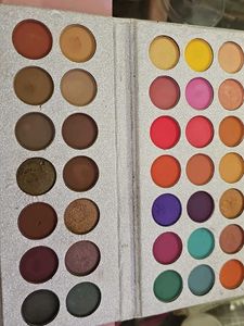 ROMANKY Gorgeous Me Eye Shadow Palette