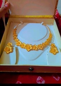 Beautiful flower one gram gold polish necklace set