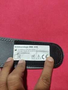 Universal Knee Belt for Pain Relief