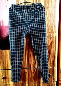 Black &amp; white trouser