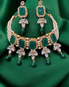 Classic Elegance Gem Choker Set🌸