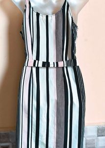 Size S/M🎁Buy 2 Get 1 Free 🎁Striped Midi Dress