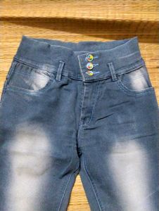 Women&#39;s Jeans