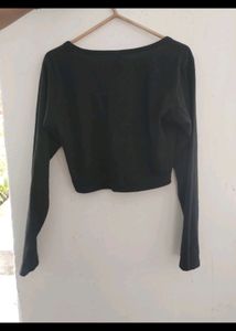 Black Full Sleeve Crop Top