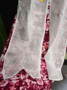 Floral Embroidered Kurta Set