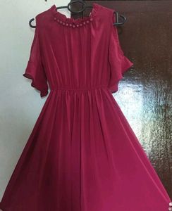 Elegant Maroon Midi Dress